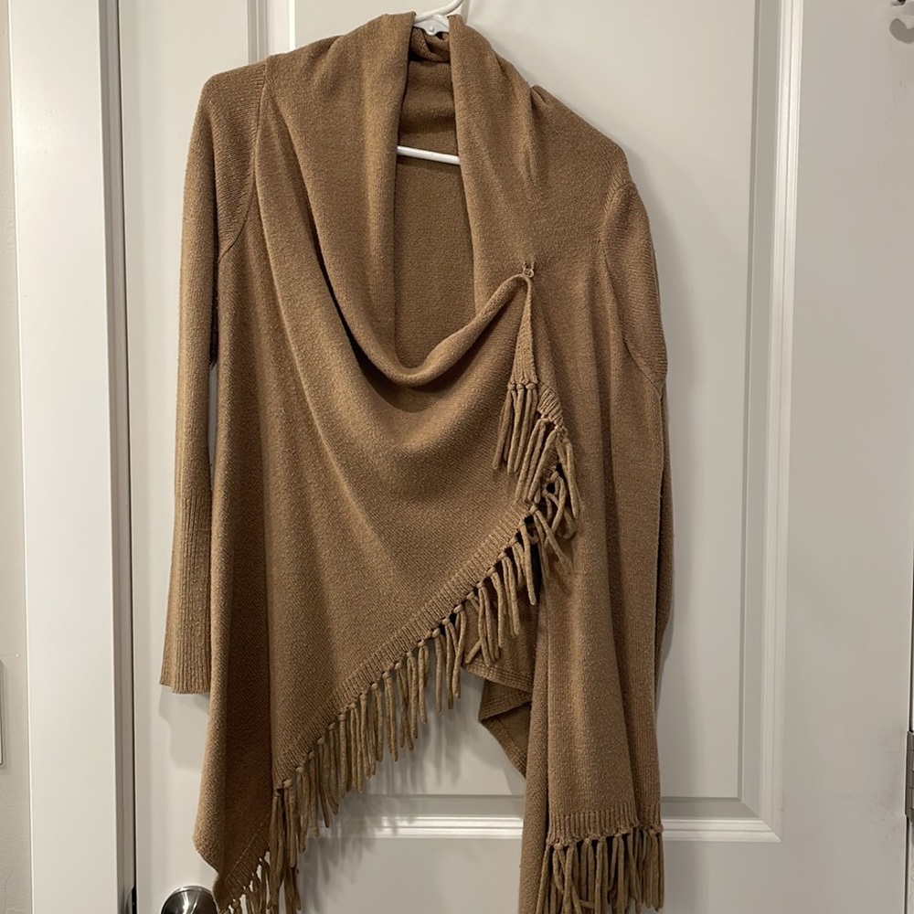 Liz Lange tan maternity/nursing fringe sweater